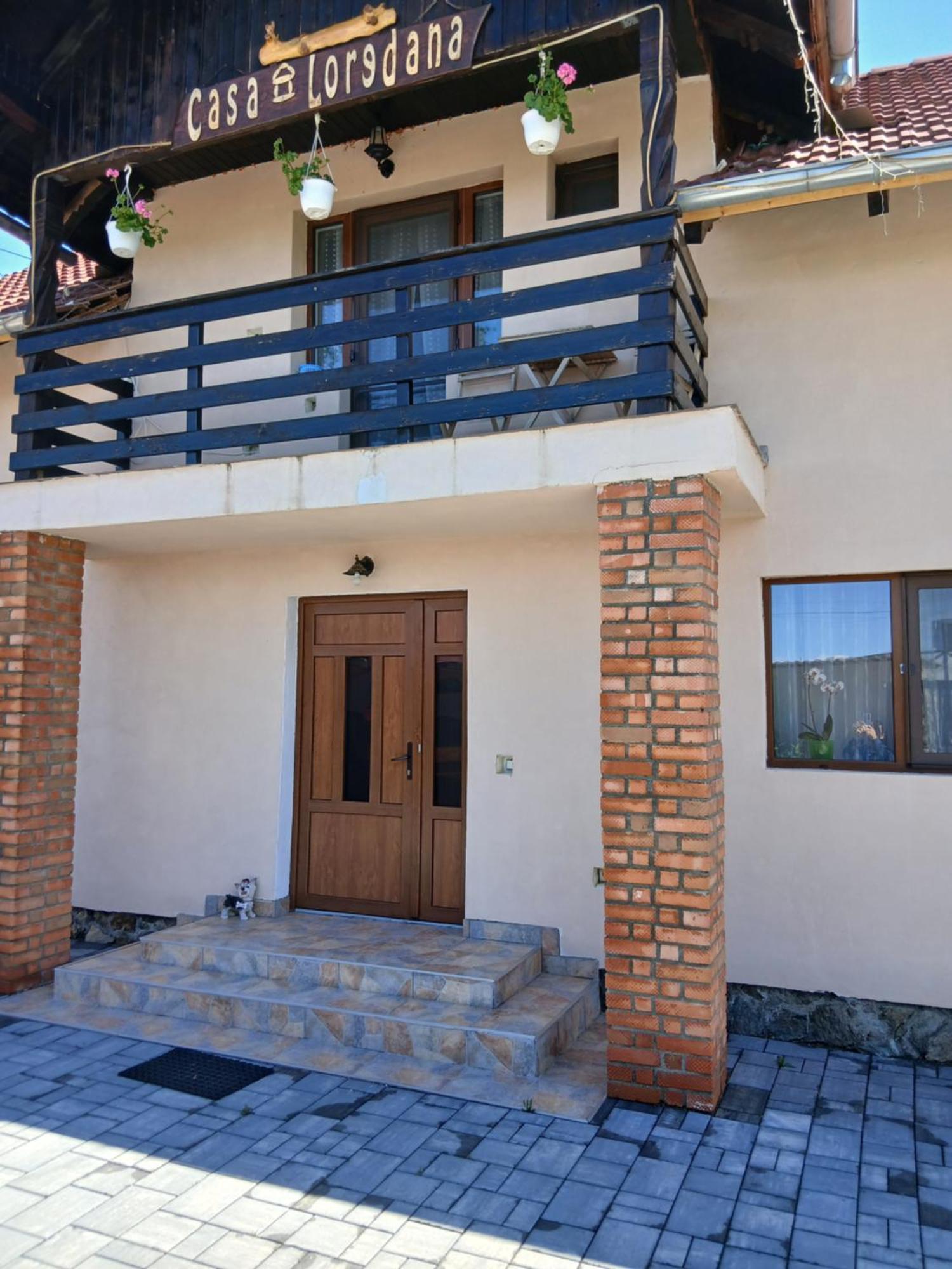 Casa Loredana Cartisoara Luaran gambar